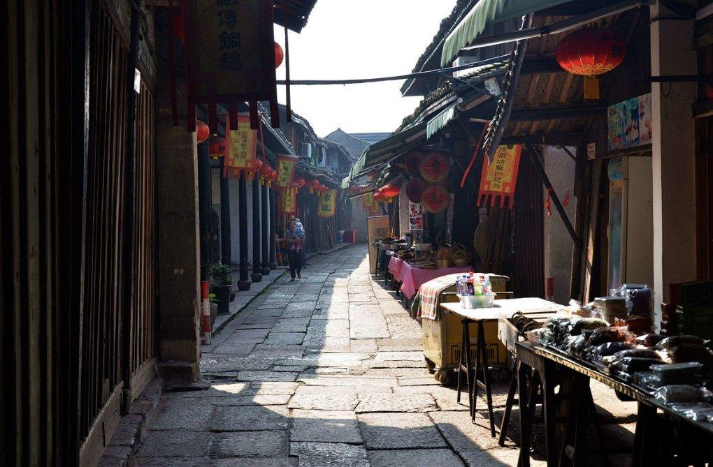 白银市曾为一个地质队树碑塑像，这却引发了一个河北人的“抗议”